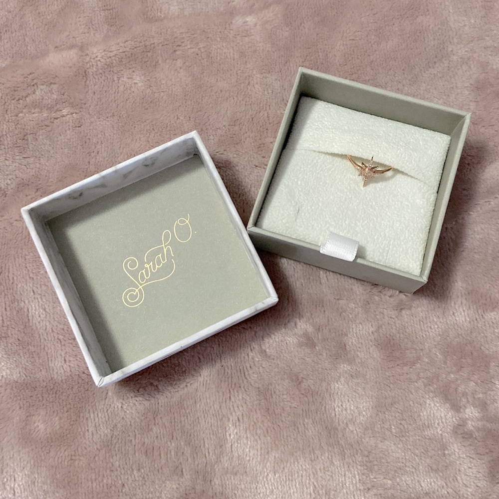 Firm price💎.07 Ct Diamond star ring with paperwork
